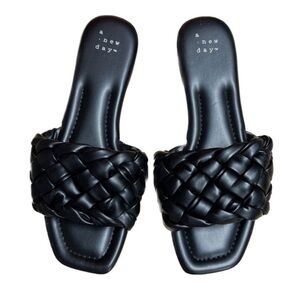 EUC Quilted Slide Sandals Size 6